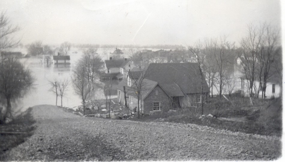 1494 View of 1937 flood from Cemetery hill.